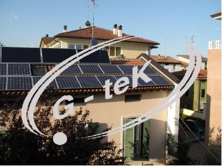 impianto Fotovoltaico medio con pannelli solari per riscaldamento acqua. un gran risparmio sui consumi di gas ed elettricità.